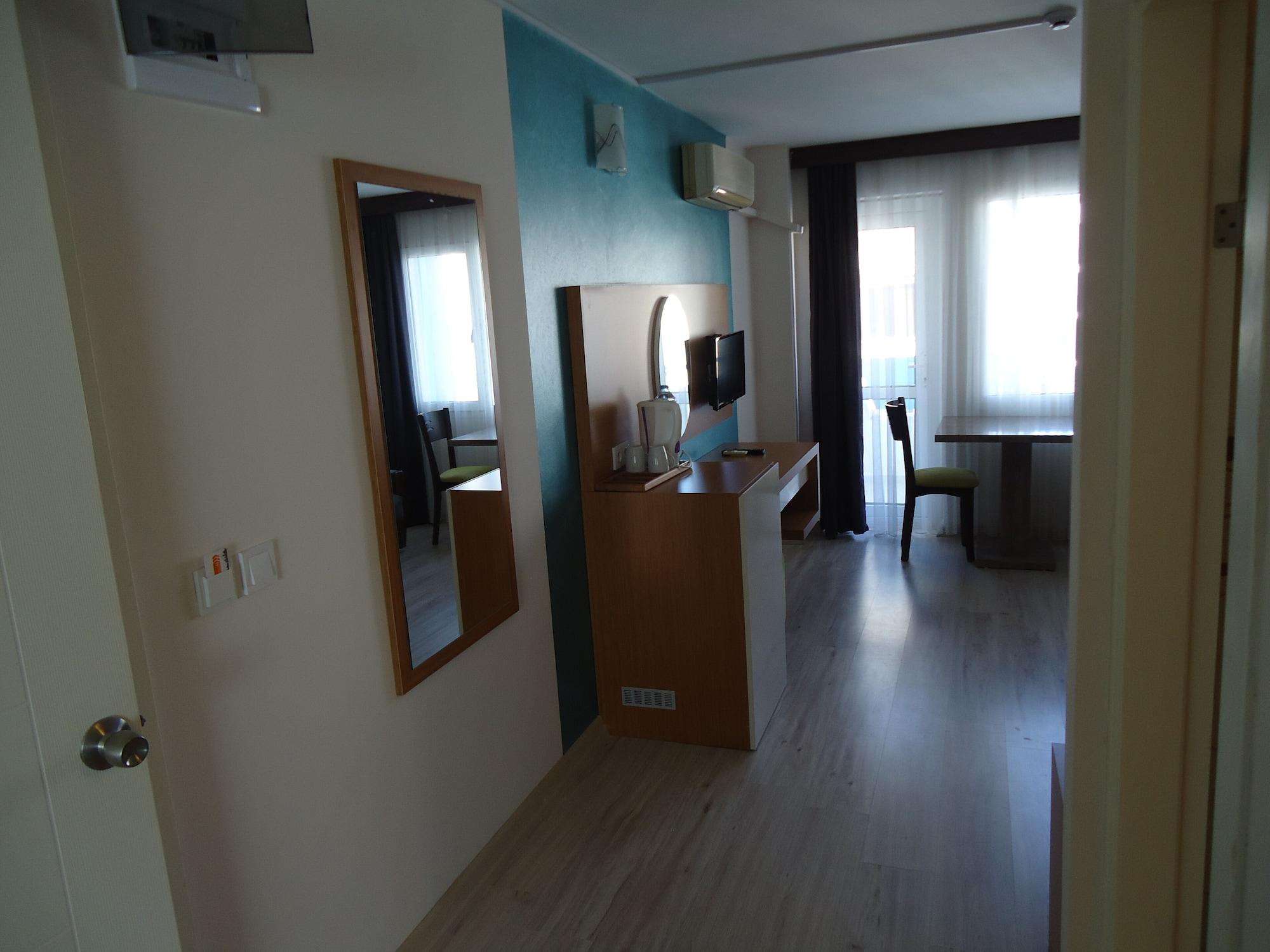 Baris Suite Hotel Кушадасы Экстерьер фото